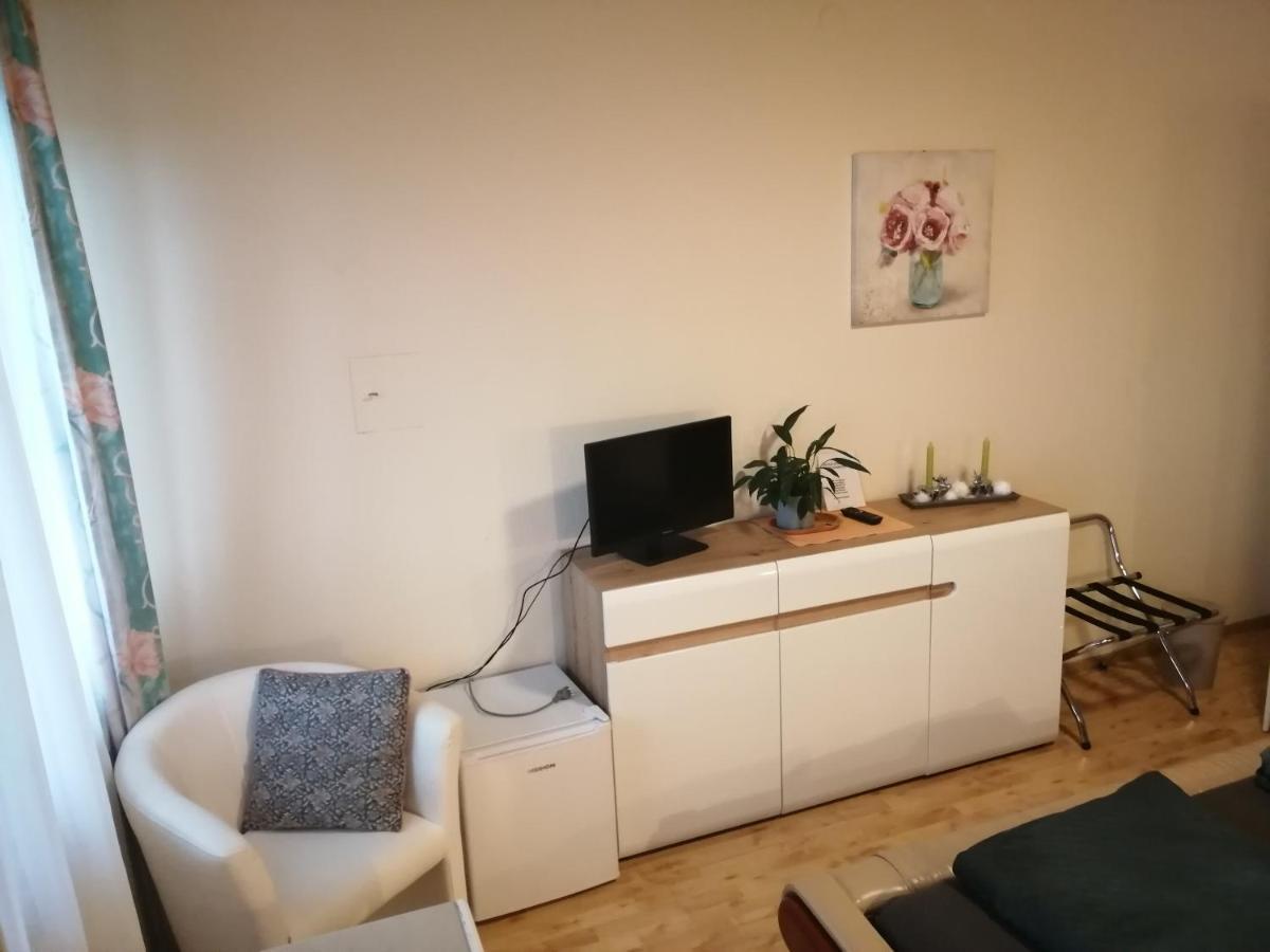 Pension Arkadenhof Лойперсдорф-бай-Фюрстенфельд Екстер'єр фото